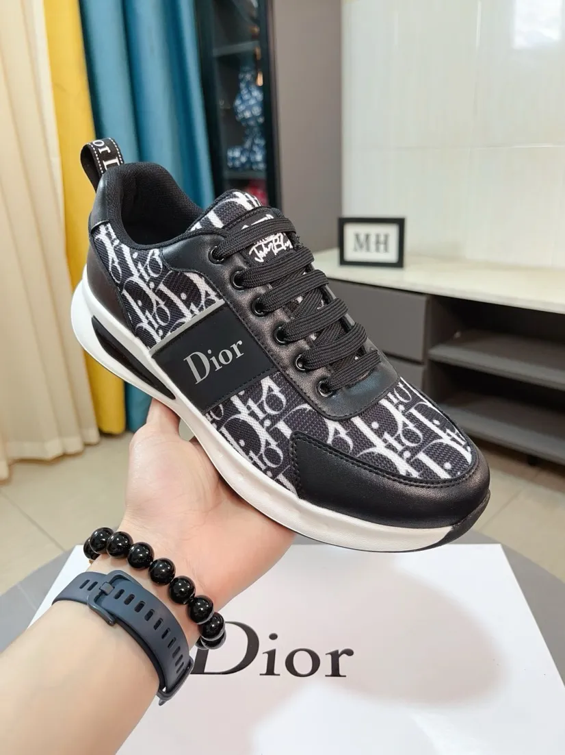 Men's men's shoes 💰440🌹🌹【Dior】Best-selling official website world premiere🔝High-end men's shoes brand official website latest series: The upper is made of imported cowhide with specially designed fabrics➕Mesh breathable lining. Make walking more convenient and comfortable! Compared with the official quality, Midea’s 1:1 replica. Create a fashionable personality to set off your uniqueness! A must-have for trendy men! Classic style. Men's sizes: 38-44.